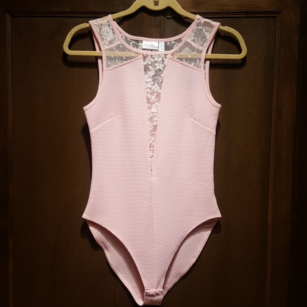 Nwot  Pretty pink leotard